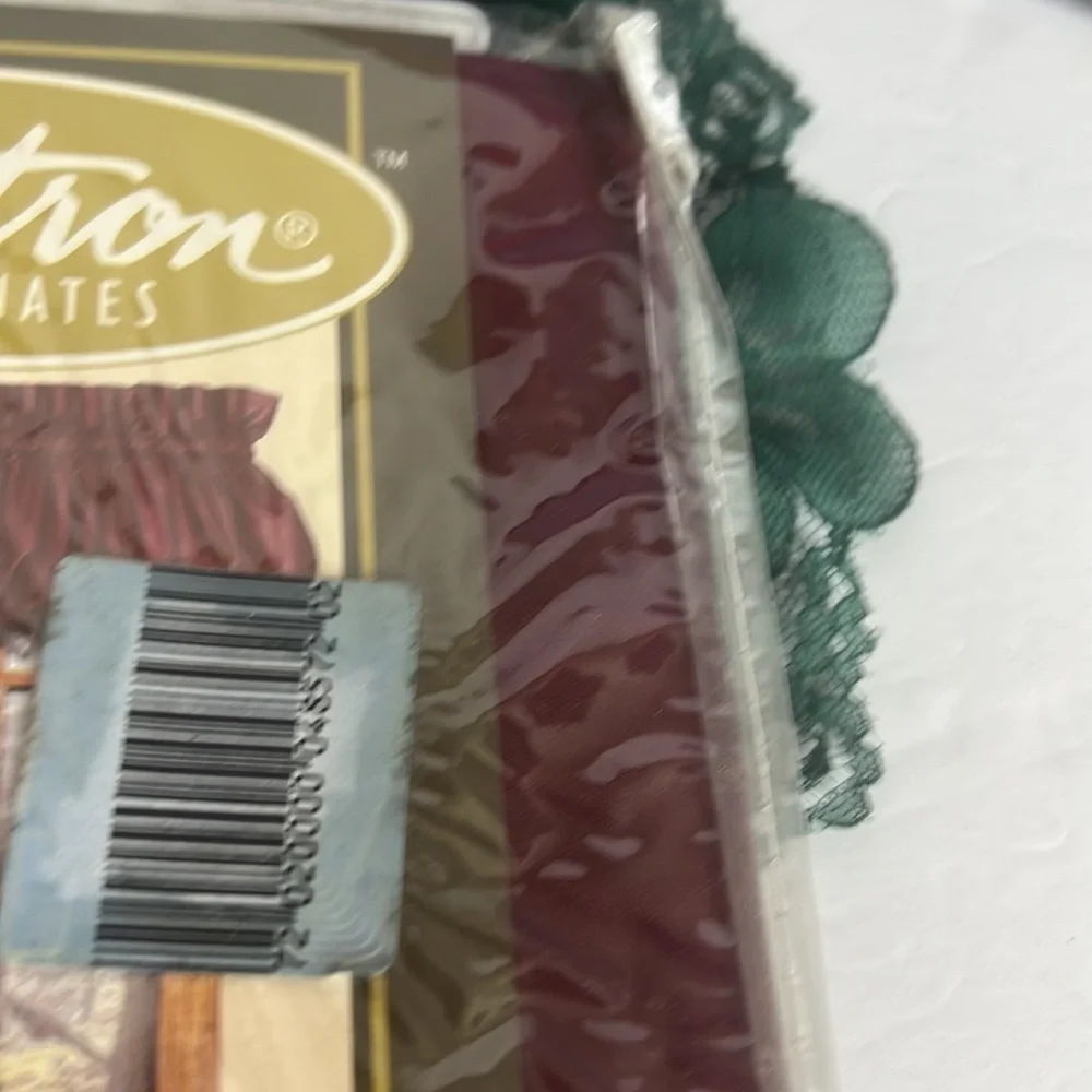 CURTRON COORDINATES BALLOON VALANCE AND ESSENTIALS STORAGE CONTAINERS